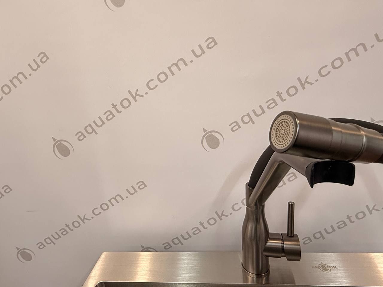 Змішувач для кухні KRF-3025 магнітне кріплення (чорний вилив) PVD Black KRAFT